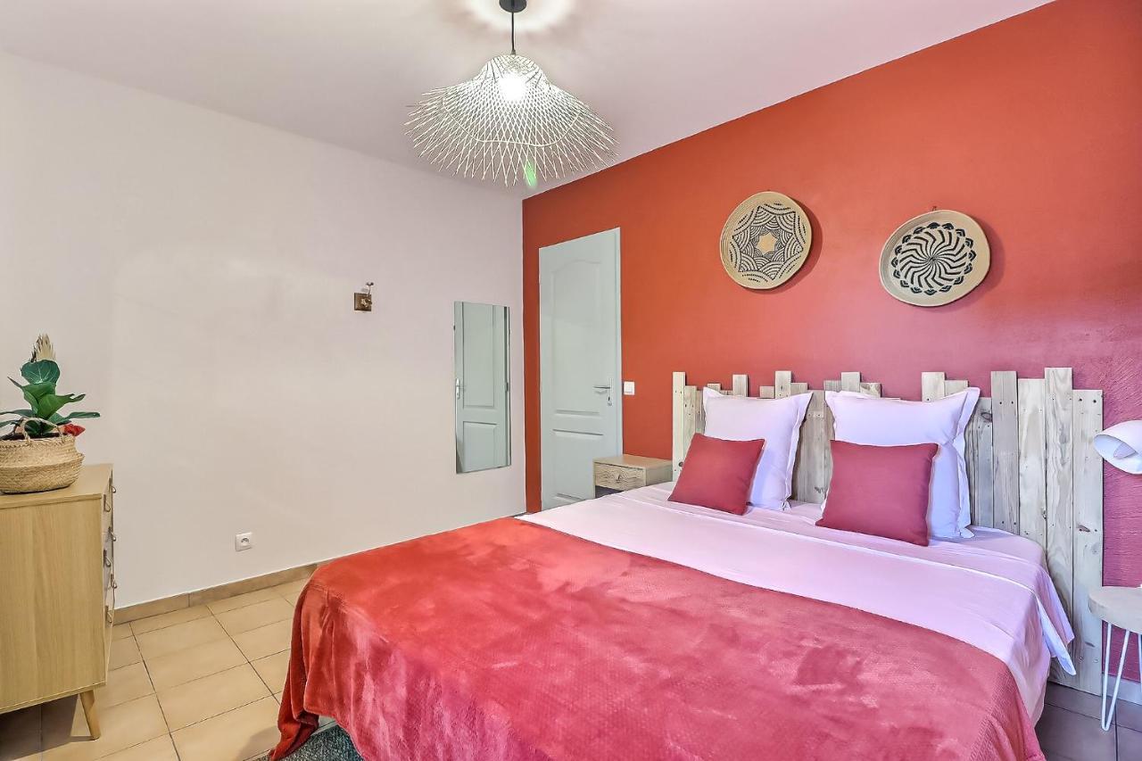 Le Regordane - Appartement 4 Personnes - Centre Wifi Cosy Сен-Жиль Экстерьер фото